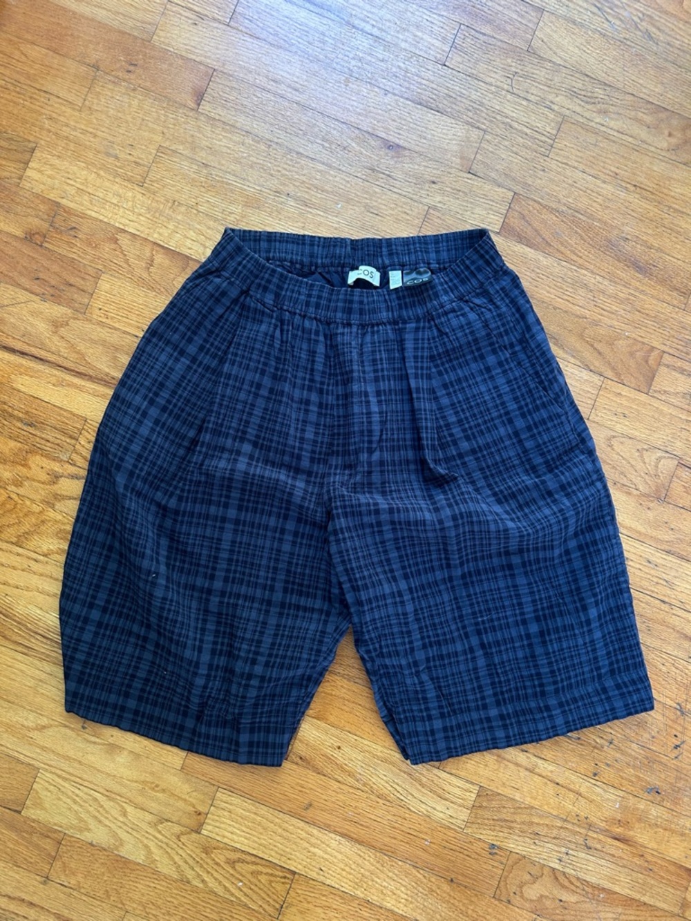 Men's COS Plaid Elastic-Waist Shorts - Navy